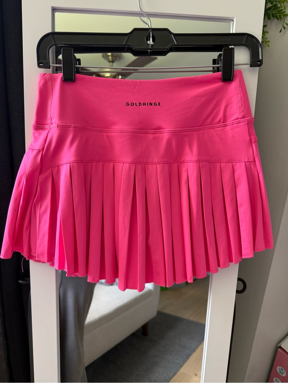 Gold hinge pink pleated mini skirt skater size small